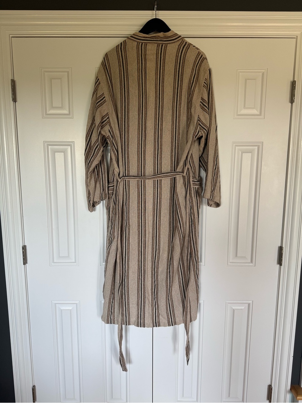 Odd Bird Robe - Picture 3 of 3